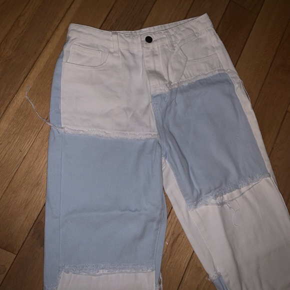 Straight Leg Mom Jeans - Picture 5 of 6